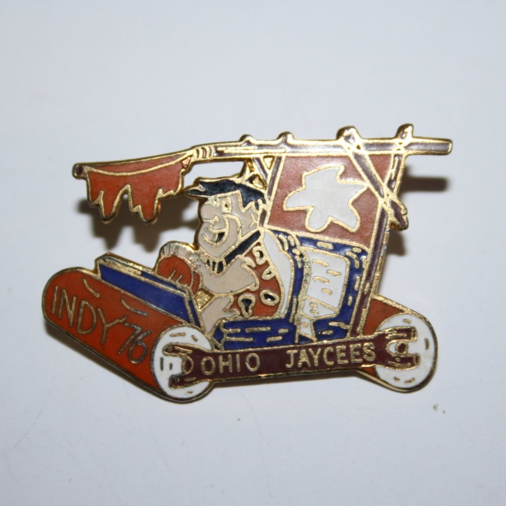 Vintage Flintstones Indy 76 Ohio Jaycees Lapel Pin 1.5"